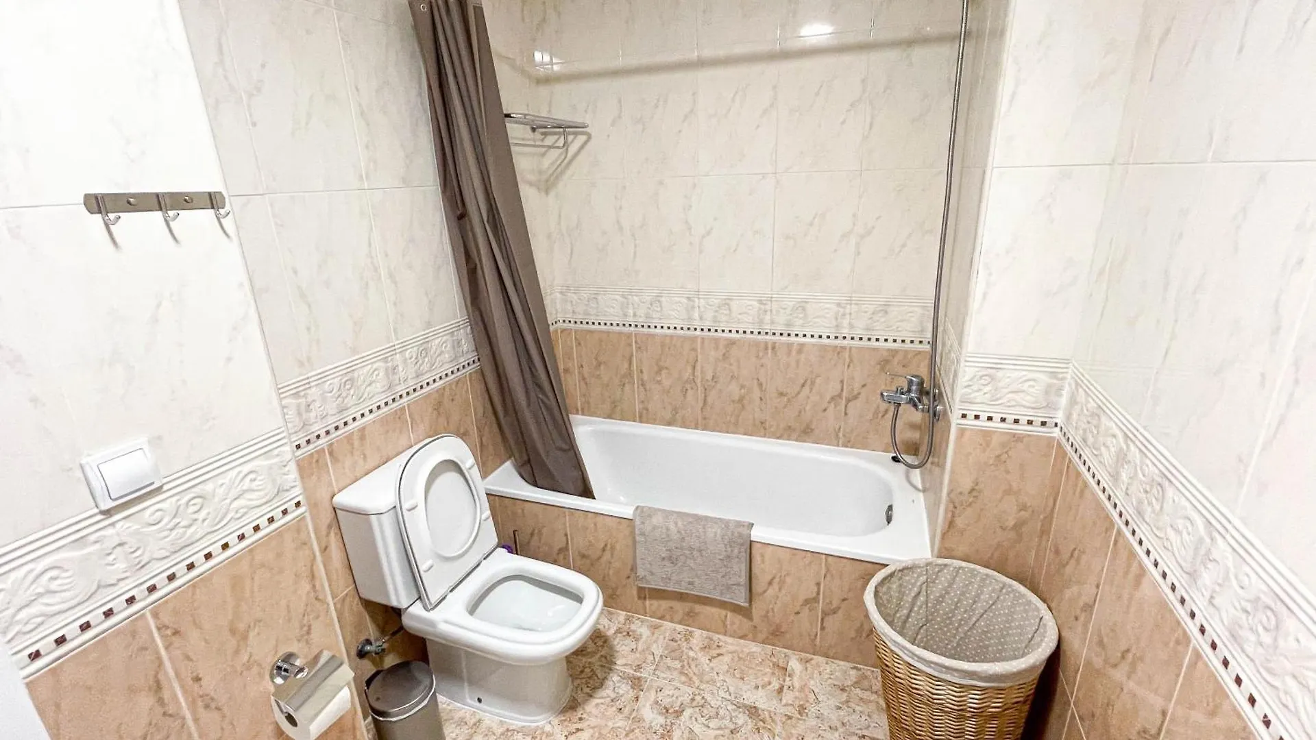 Red Apartment Lloret Lloret de Mar 0*,  Spain