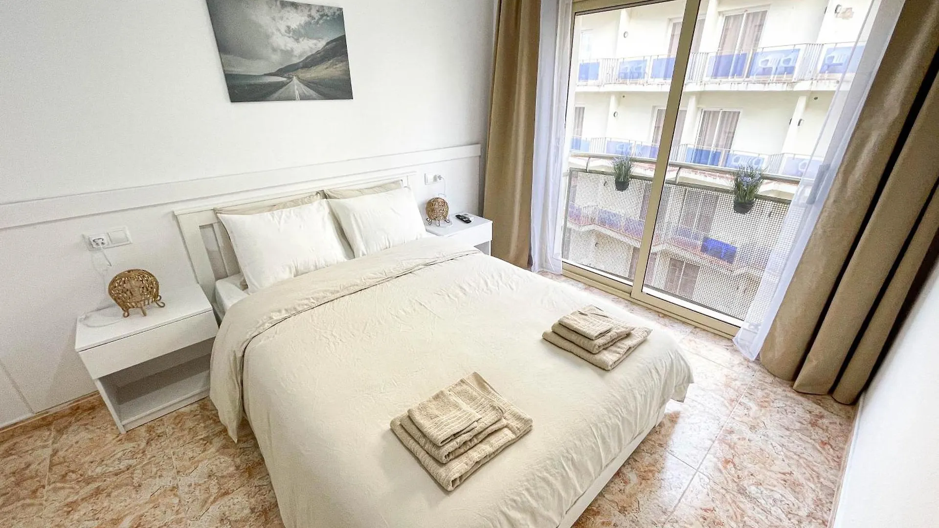 Red Apartment Lloret Lloret de Mar 0*,  Spain